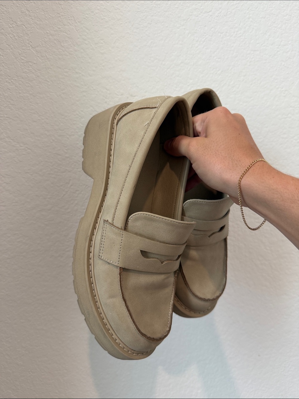 Madden girl size 7 Classic Penny Loafers in Beige